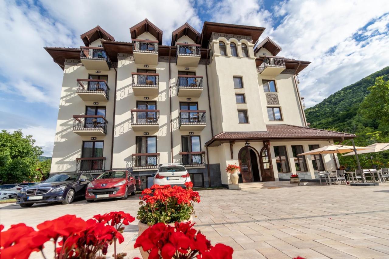 River Hotel & Spa Călimăneşti Exterior foto